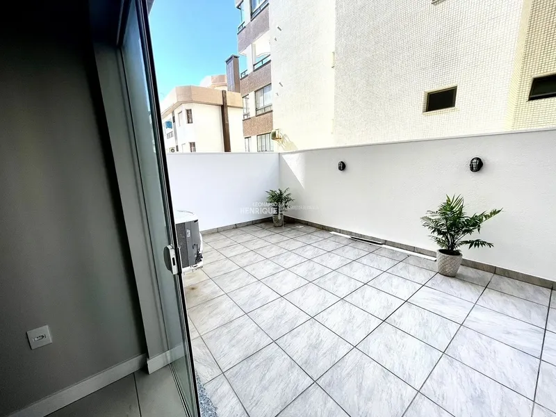 lindo apartamento de 01 dormitorios com terraço a venda: 2ª foto da galeria de imagens do imóvel