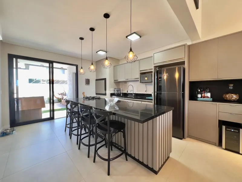 LINDA CASA EM CONDOMINIO!: 2ª foto da galeria de imagens do imóvel