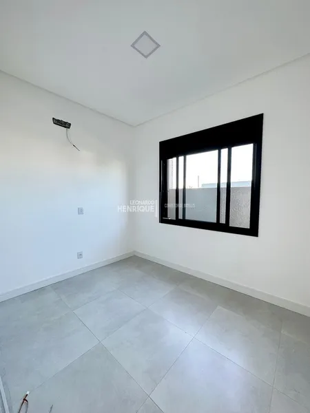 LINDA CASA COM TRÊS DORMITÓRIOS: 7ª foto da galeria de imagens do imóvel