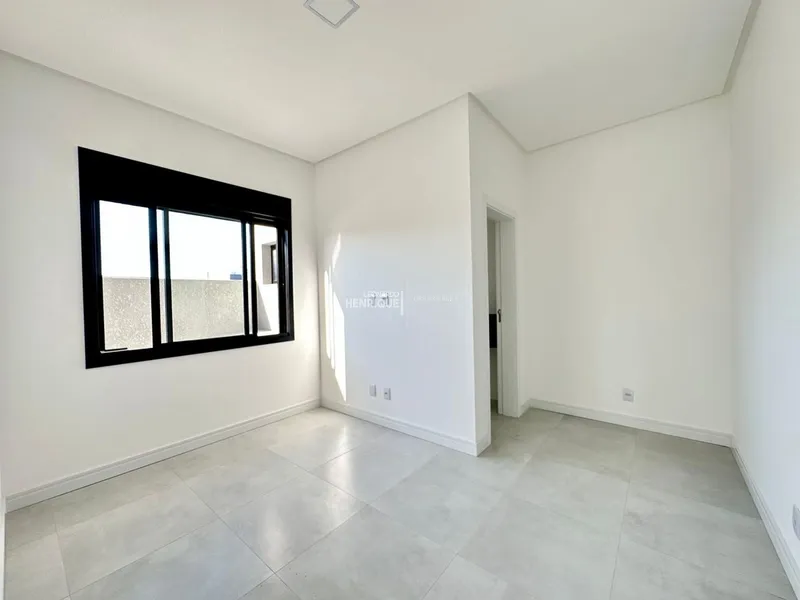 LINDA CASA COM TRÊS DORMITÓRIOS: 10ª foto da galeria de imagens do imóvel