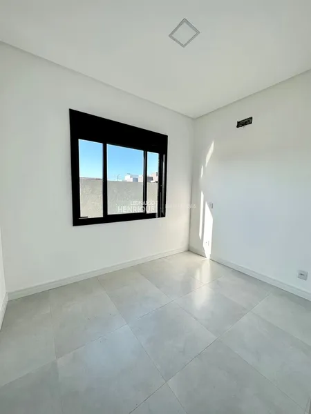 LINDA CASA COM TRÊS DORMITÓRIOS: 9ª foto da galeria de imagens do imóvel