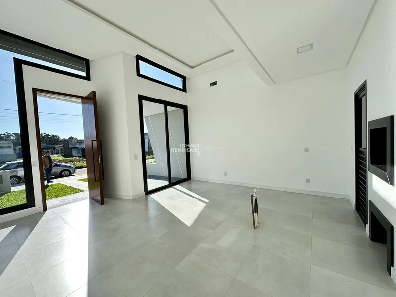 LINDA CASA COM TRÊS DORMITÓRIOS: 8ª foto da galeria de imagens do imóvel