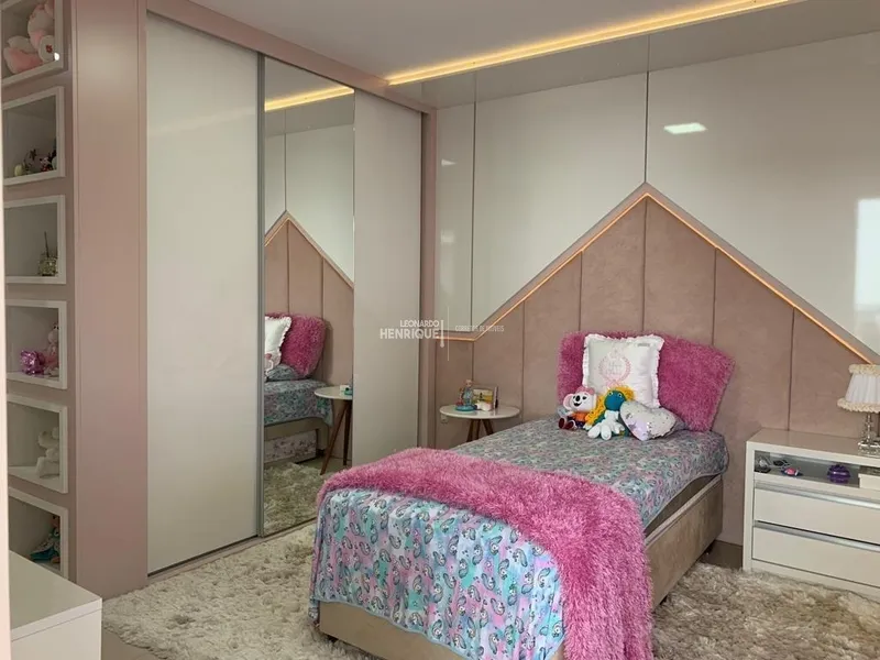 Lindo sobrado no Condado de Capão: 25ª foto da galeria de imagens do imóvel