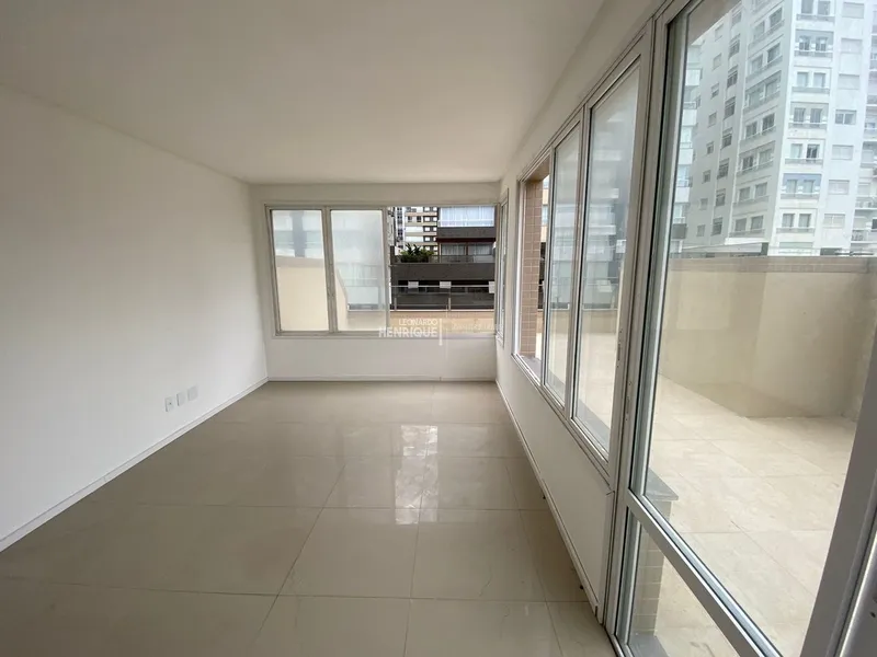 APARTAMENTO DE DOIS DORMITÓRIOS: 3ª foto da galeria de imagens do imóvel