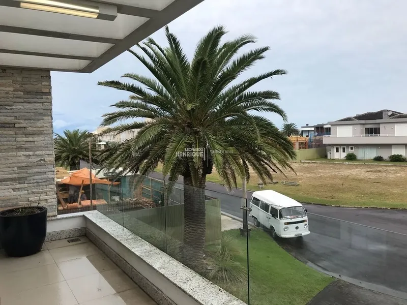 Sobrado diferenciado em condomínio beira mar: 1ª foto da galeria de imagens do imóvel