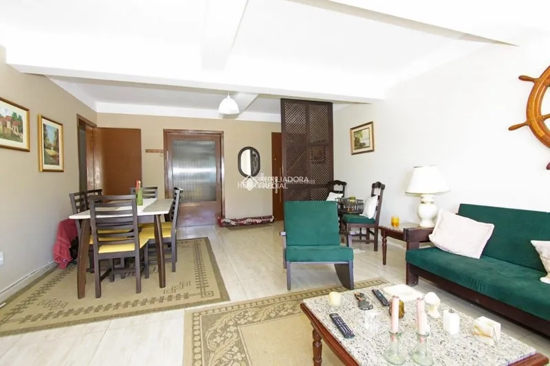 APARTAMENTO DE QUATRO DORMITÓRIOS DE FRENTE PARA A PRAIA: 3ª foto da galeria de imagens do imóvel