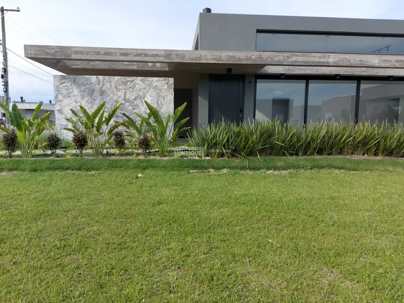 BELÍSSIMA CASA DE QUATRO SUÍTES EM CONDOMÍNIO: 26ª foto da galeria de imagens do imóvel