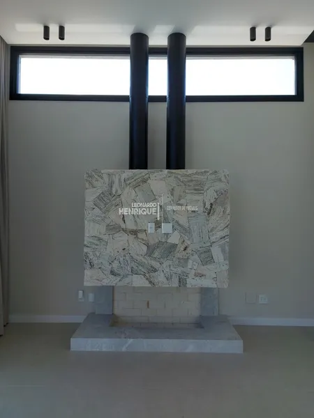 BELÍSSIMA CASA DE QUATRO SUÍTES EM CONDOMÍNIO: 19ª foto da galeria de imagens do imóvel