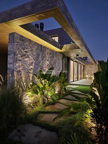 BELÍSSIMA CASA DE QUATRO SUÍTES EM CONDOMÍNIO: 30ª foto da galeria de imagens do imóvel