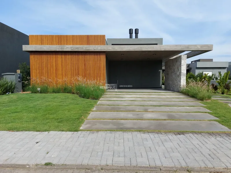 BELÍSSIMA CASA DE QUATRO SUÍTES EM CONDOMÍNIO: 22ª foto da galeria de imagens do imóvel