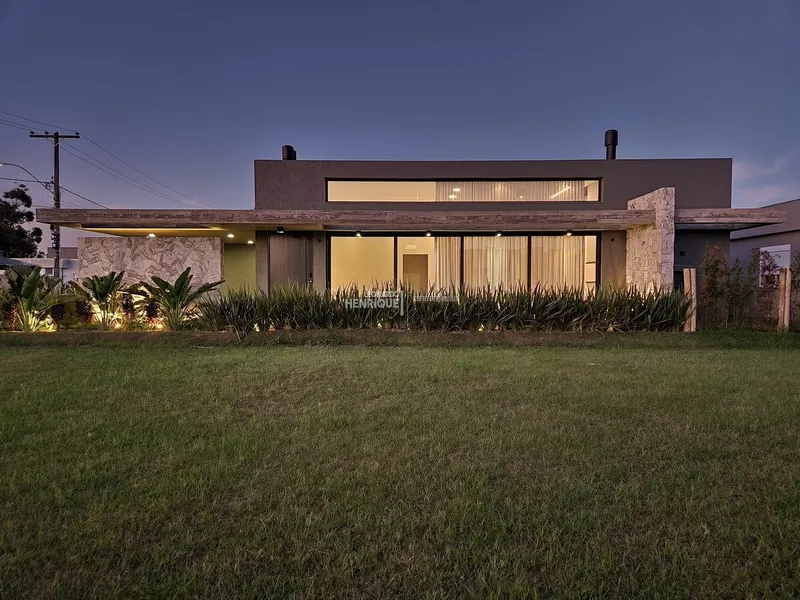 BELÍSSIMA CASA DE QUATRO SUÍTES EM CONDOMÍNIO: 29ª foto da galeria de imagens do imóvel