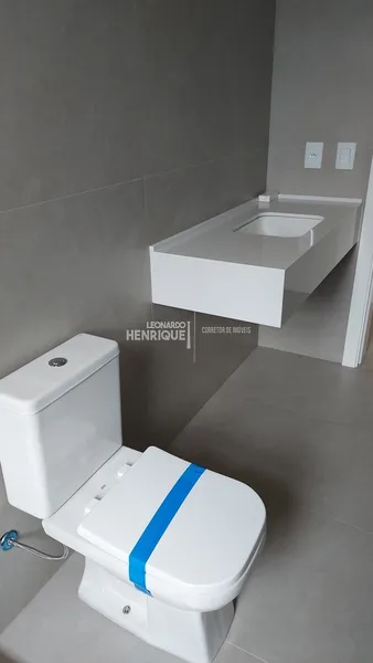 BELÍSSIMA CASA DE QUATRO SUÍTES EM CONDOMÍNIO: 9ª foto da galeria de imagens do imóvel