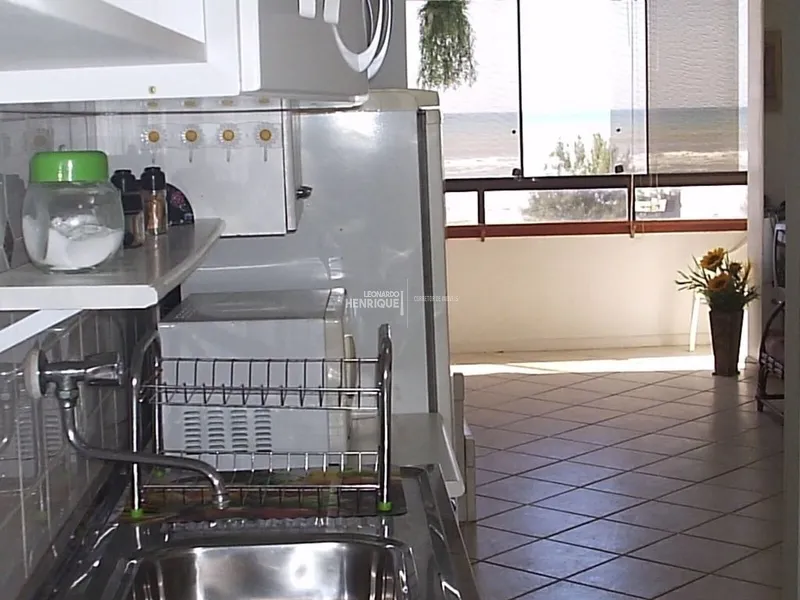 APARTAMENTO DE 2DORMITÓRIOS DE FRENTE PARA O MAR: 7ª foto da galeria de imagens do imóvel