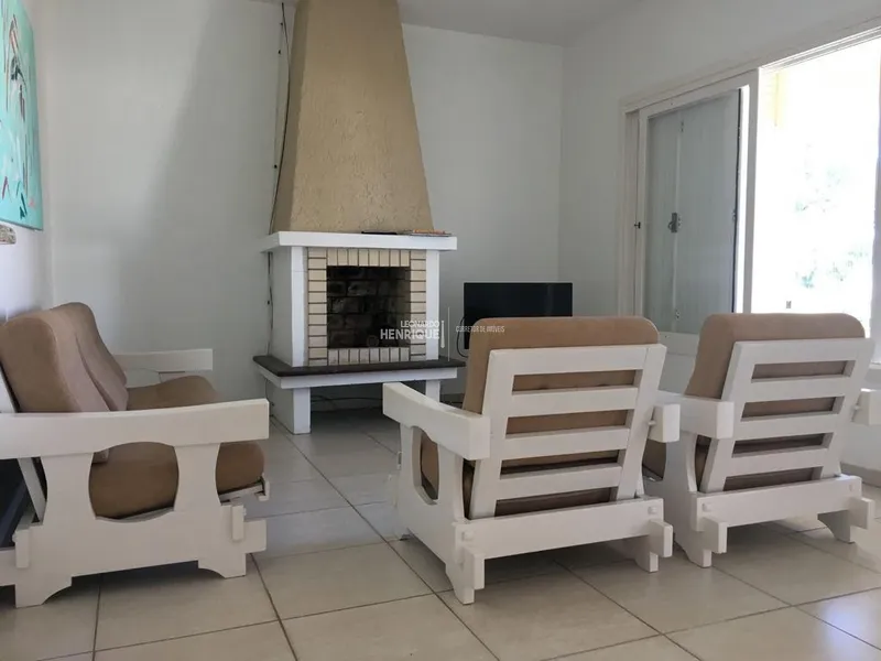 Uma quadra do mar!!: 3ª foto da galeria de imagens do imóvel