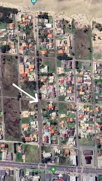 Esquina a  poucos metros do mar.: 3ª foto da galeria de imagens do imóvel