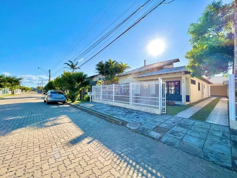 Casa Lado Mar em Xangri-lá: 1ª foto da galeria de imagens do imóvel