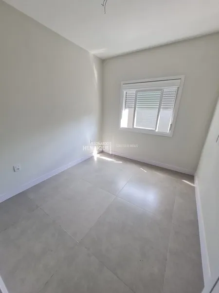 LINDA CASA DE DOIS DORMITÓRIOS PRÓXIMO AO MAR: 11ª foto da galeria de imagens do imóvel