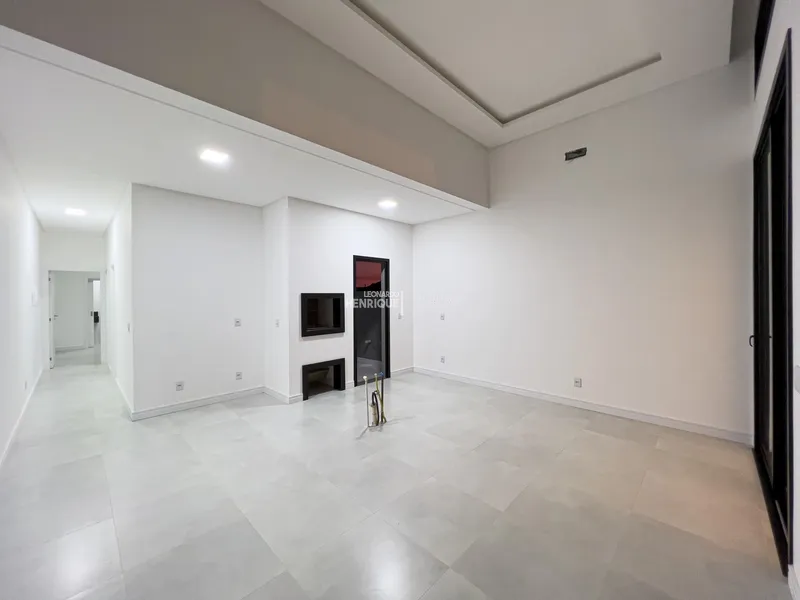 COM COM FACHADA MODERNA NO BAIRRO NOVA GUARANI: 3ª foto da galeria de imagens do imóvel