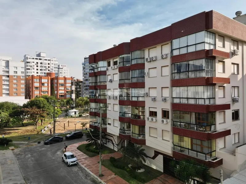 APARTAMENTO À VENDA JUNTO A PRAÇA DO FAROL E A POUCOS PASSOS DO MAR: 4ª foto da galeria de imagens do imóvel