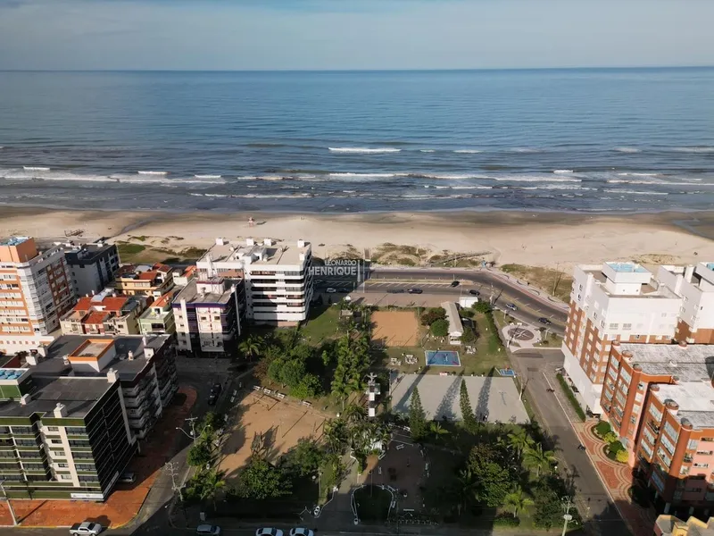APARTAMENTO À VENDA JUNTO A PRAÇA DO FAROL E A POUCOS PASSOS DO MAR: 7ª foto da galeria de imagens do imóvel