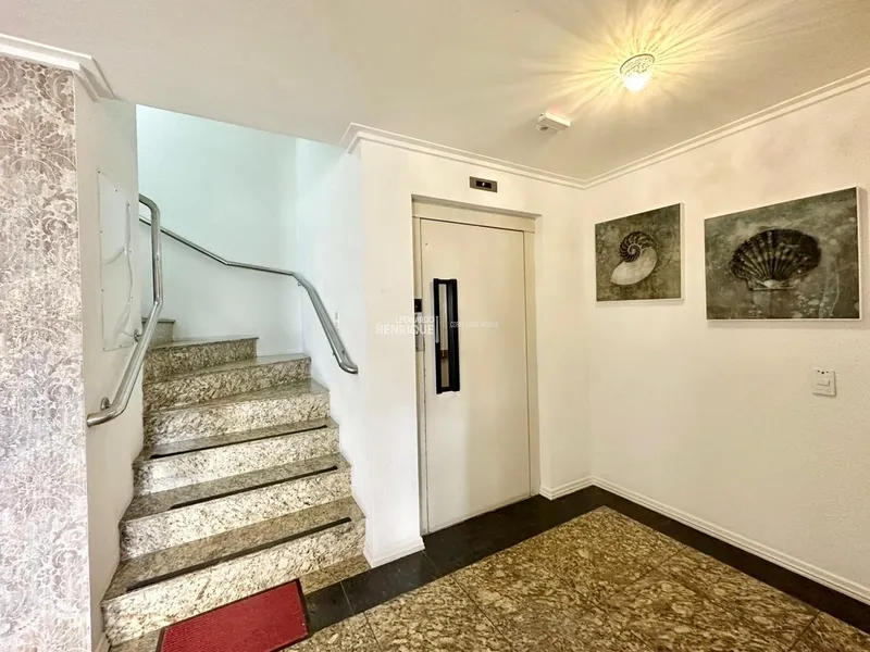 APARTAMENTO À VENDA JUNTO A PRAÇA DO FAROL E A POUCOS PASSOS DO MAR: 11ª foto da galeria de imagens do imóvel