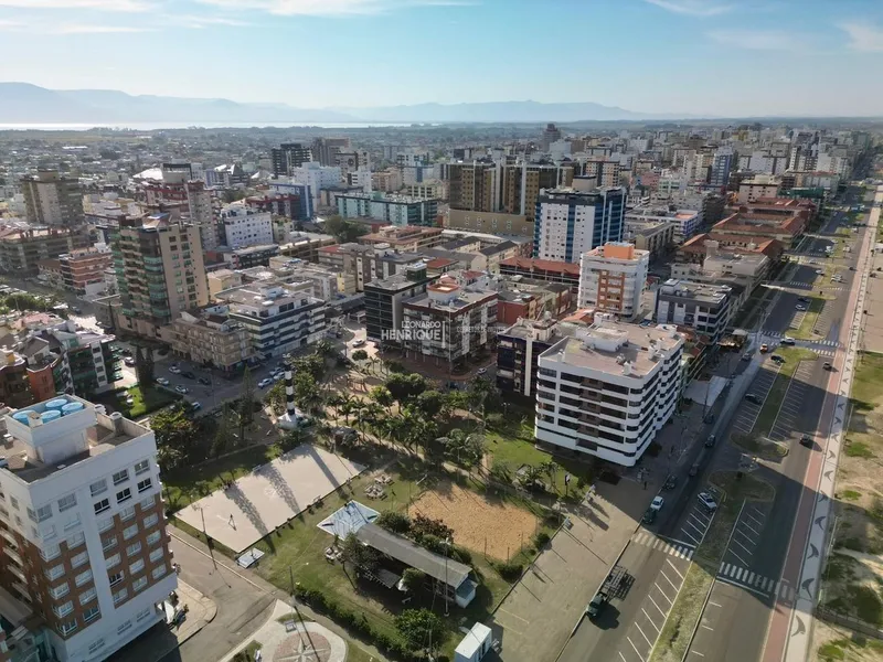 APARTAMENTO À VENDA JUNTO A PRAÇA DO FAROL E A POUCOS PASSOS DO MAR: 5ª foto da galeria de imagens do imóvel