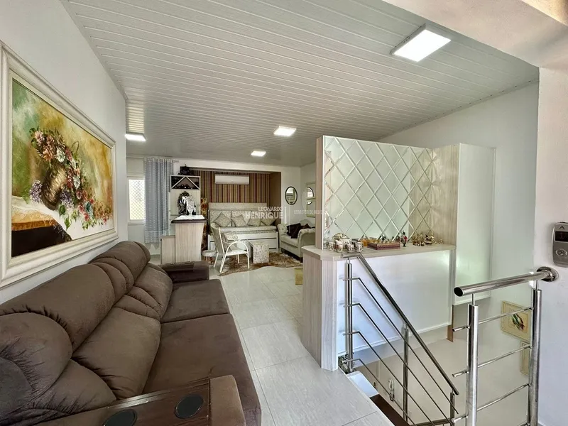 COBERTURA DE FRENTE PARA PRAÇA FLÁVIO BOIANOVSKI: 13ª foto da galeria de imagens do imóvel