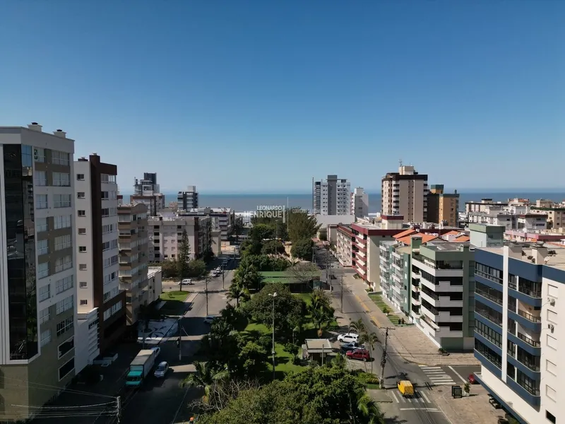 COBERTURA DE FRENTE PARA PRAÇA FLÁVIO BOIANOVSKI: 4ª foto da galeria de imagens do imóvel