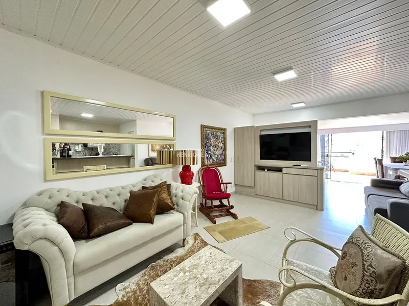 COBERTURA DE FRENTE PARA PRAÇA FLÁVIO BOIANOVSKI: 16ª foto da galeria de imagens do imóvel