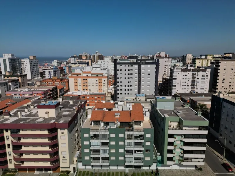 COBERTURA DE FRENTE PARA PRAÇA FLÁVIO BOIANOVSKI: 1ª foto da galeria de imagens do imóvel
