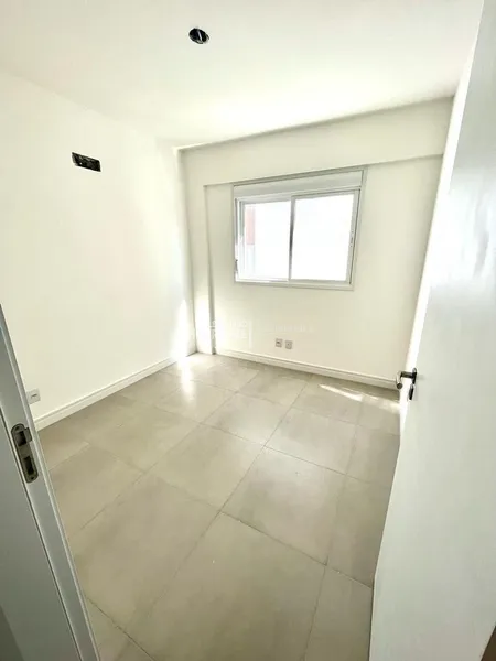 2 Dormitórios no bairro navegantes: 1ª foto da galeria de imagens do imóvel