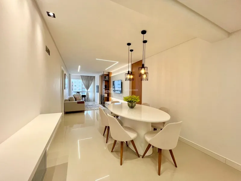 LINDÍSSIMO APARTAMENTOCOM VISTA PARA O MAR: 1ª foto da galeria de imagens do imóvel