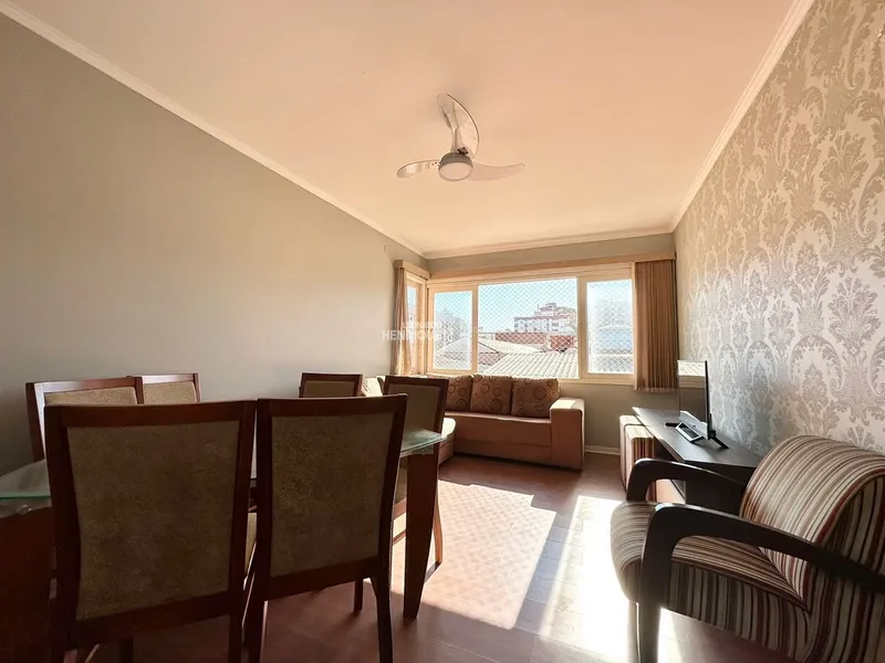 APARTAMENTO COM SACADA DE FRENTE JUNTO AO MAR E PRAÇA: 4ª foto da galeria de imagens do imóvel