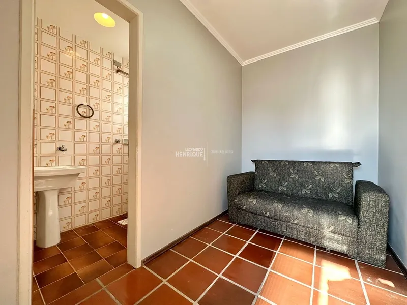 APARTAMENTO COM SACADA DE FRENTE JUNTO AO MAR E PRAÇA: 12ª foto da galeria de imagens do imóvel