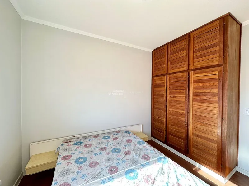 APARTAMENTO COM SACADA DE FRENTE JUNTO AO MAR E PRAÇA: 17ª foto da galeria de imagens do imóvel