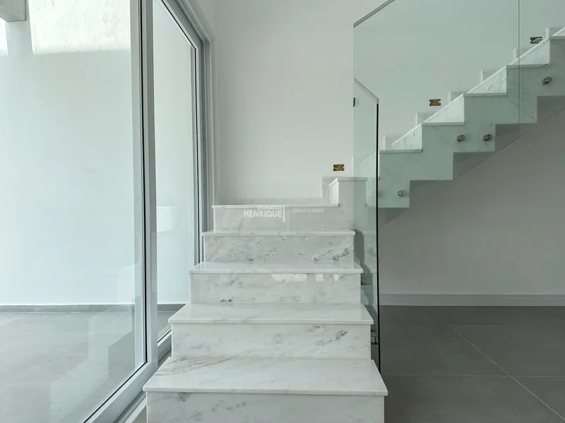 SOBRADO A 03 QUADRAS DO MAR  E PRÓXIMO AO CENTRO: 13ª foto da galeria de imagens do imóvel