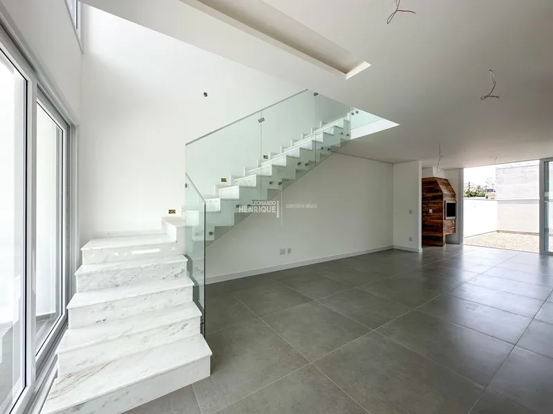 SOBRADO A 03 QUADRAS DO MAR  E PRÓXIMO AO CENTRO: 10ª foto da galeria de imagens do imóvel