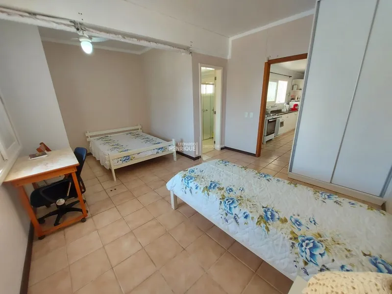 Lindo sobrado a uma quadra do mar em região nobre de Atlântida.: 17ª foto da galeria de imagens do imóvel