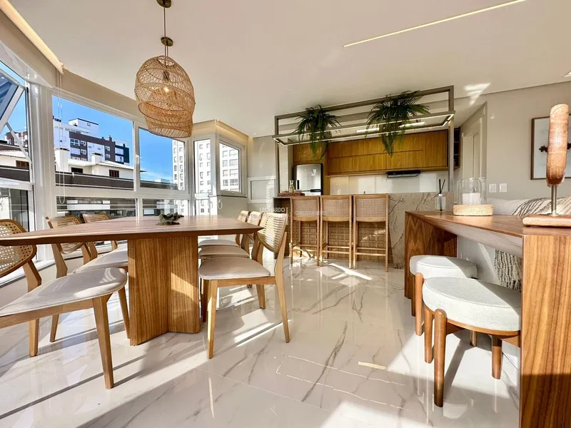 Apartamento 2 suítes Finamente Decorado no Centro de Capão da Canoa !!: 2ª foto da galeria de imagens do imóvel