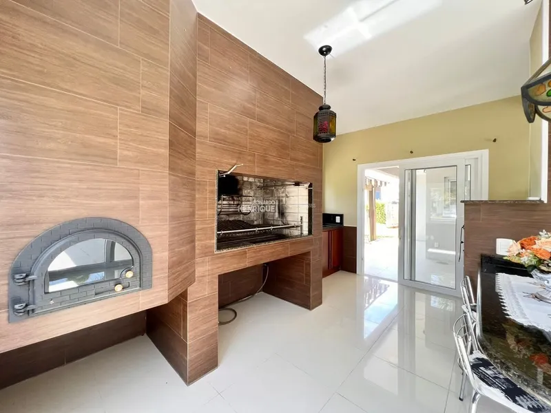 BELÍSSIMA CASA EM CONDOMÍNIO A BEIRA LAGO: 16ª foto da galeria de imagens do imóvel