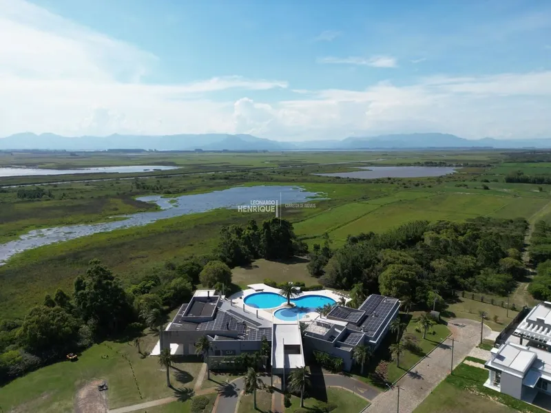 BELÍSSIMA CASA EM CONDOMÍNIO A BEIRA LAGO: 26ª foto da galeria de imagens do imóvel