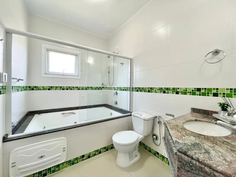 BELÍSSIMA CASA EM CONDOMÍNIO A BEIRA LAGO: 21ª foto da galeria de imagens do imóvel