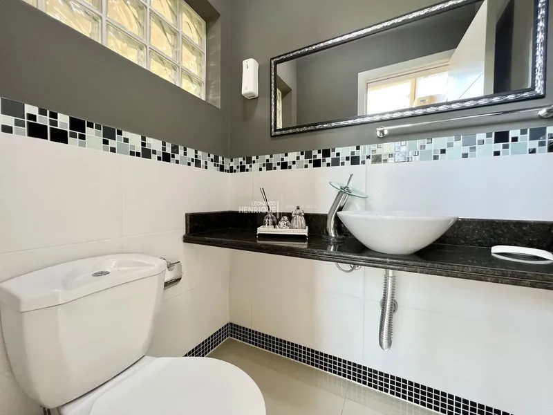 BELÍSSIMA CASA EM CONDOMÍNIO A BEIRA LAGO: 19ª foto da galeria de imagens do imóvel