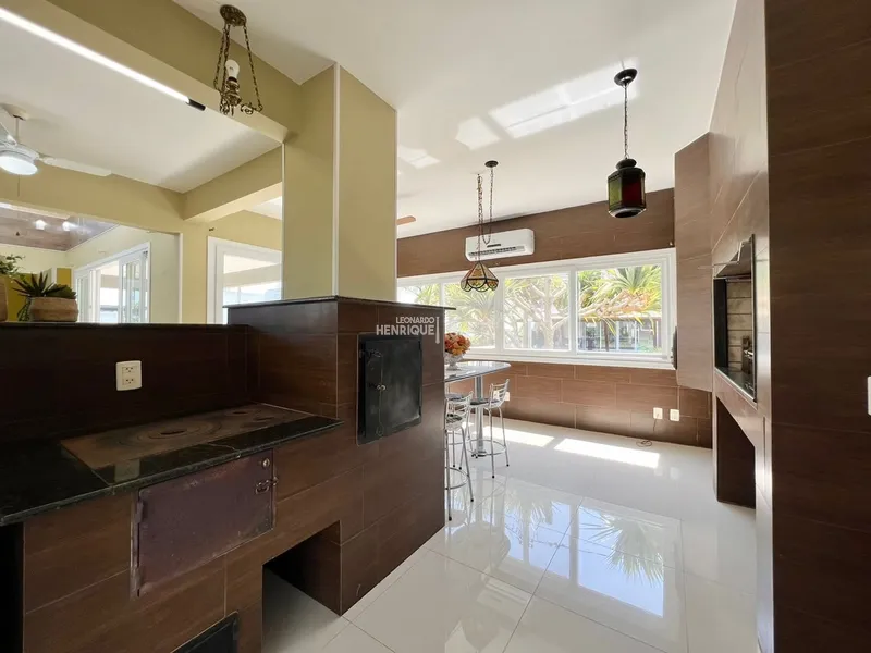 BELÍSSIMA CASA EM CONDOMÍNIO A BEIRA LAGO: 13ª foto da galeria de imagens do imóvel