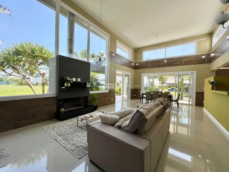 BELÍSSIMA CASA EM CONDOMÍNIO A BEIRA LAGO: 3ª foto da galeria de imagens do imóvel