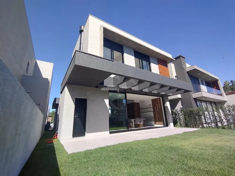 SOBRADO DE ALTO PADRÃO  EM ESTILO CONTEPORÂNEO: 4ª foto da galeria de imagens do imóvel