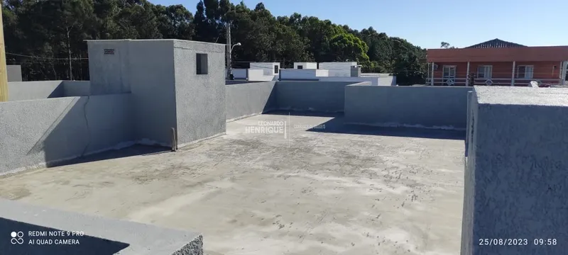 CASA DE DOIS DORMITÓRIOS COM TERRAÇO: 2ª foto da galeria de imagens do imóvel