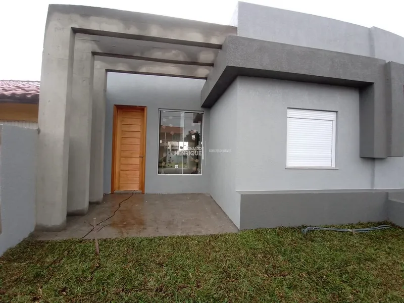 CASA DE DOIS DORMITÓRIOS COM TERRAÇO: 1ª foto da galeria de imagens do imóvel