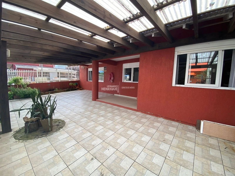 Sobrado com piscina no centro, região de Moradores: 2ª foto da galeria de imagens do imóvel