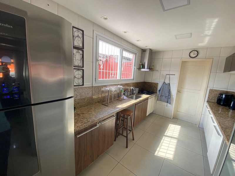 Sobrado com piscina no centro, região de Moradores: 11ª foto da galeria de imagens do imóvel